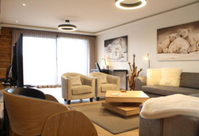 High-End & Central for up to 6 guests, Ambassadeurs